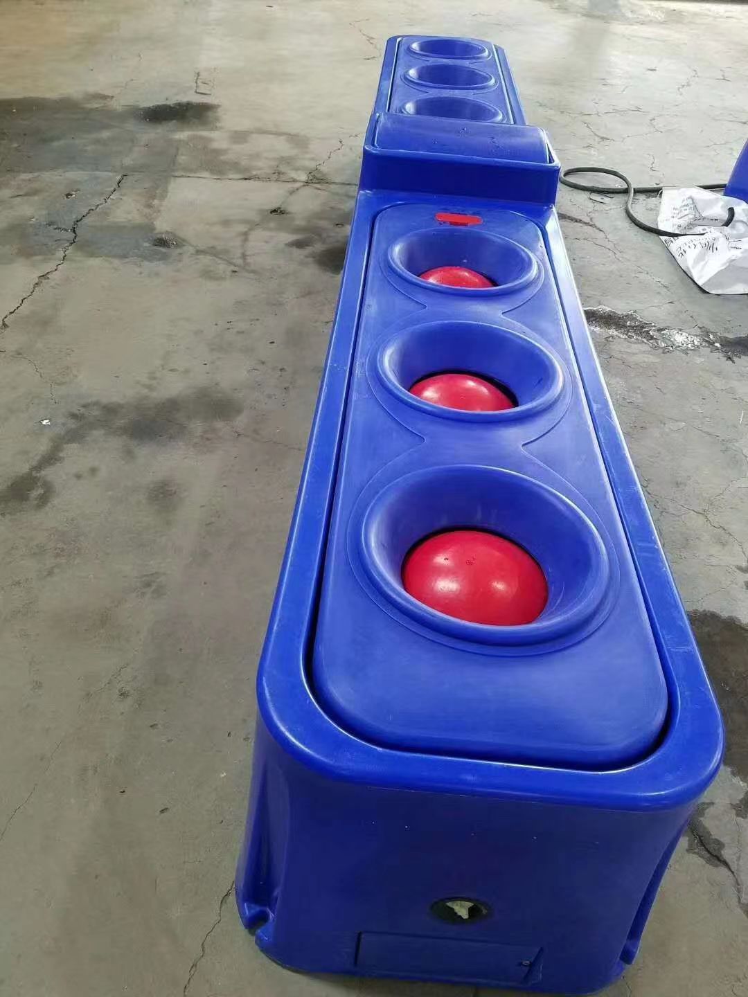 饮水槽 (1) 饮水槽 (1)